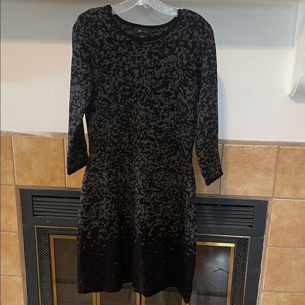 AB Studio Women’s Black and Gray Long Sleeve Sweater Dress (size M)